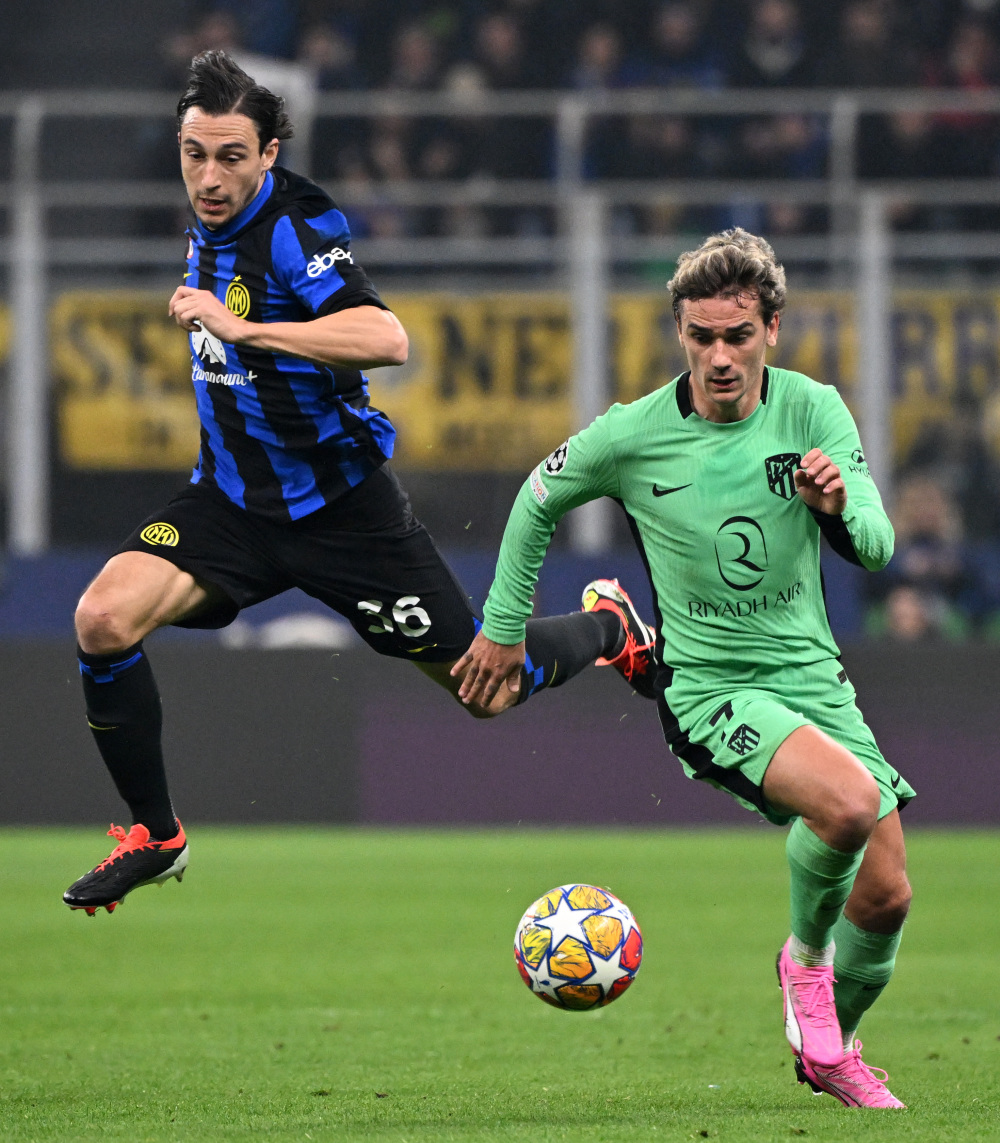 哥本哈根球迷单场向场内投掷83枚烟花，俱乐部被罚15万克朗