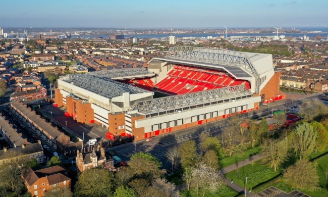 本赛季浓眉打至少30分钟的比赛，独行侠胜率达到5成