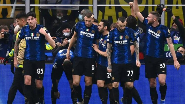 半场：亚特兰大0-1萨索洛，皮纳蒙蒂造点，贝拉尔迪点射