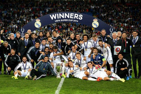 NBA杯半场：东契奇&里夫斯合砍37分，詹姆斯2分，独行侠62-60领先湖人