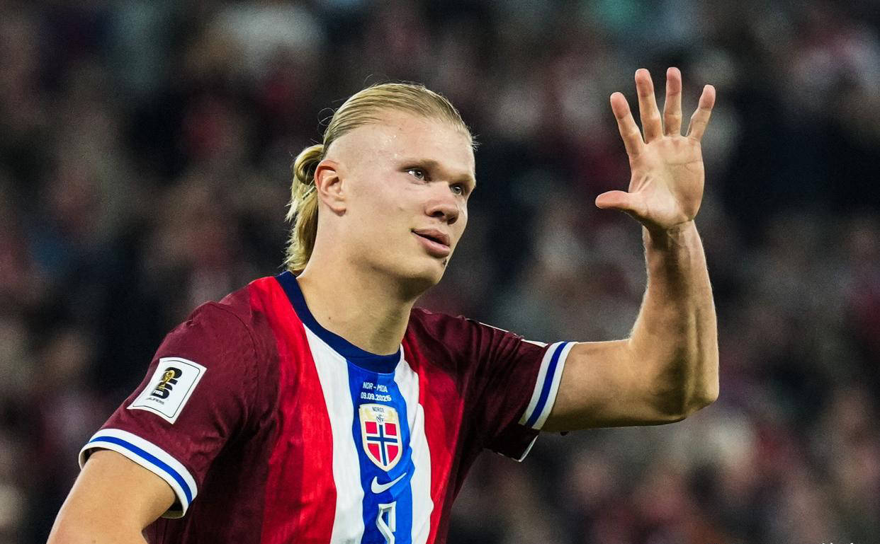 阿莫林质疑曼联青训引爆矛盾，遭年轻球员社交媒体回击（阿莫林质疑曼联青训引风波，年轻球员社媒发声反击）