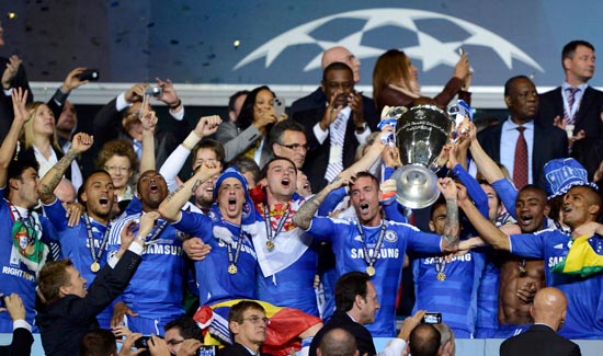 巴黎vs弗拉门戈点球大战：萨福诺夫4度扑点，两队合计仅射进3球（巴黎与弗拉门戈点球大战：萨福诺夫四次扑出点球，双方总计仅入3球）