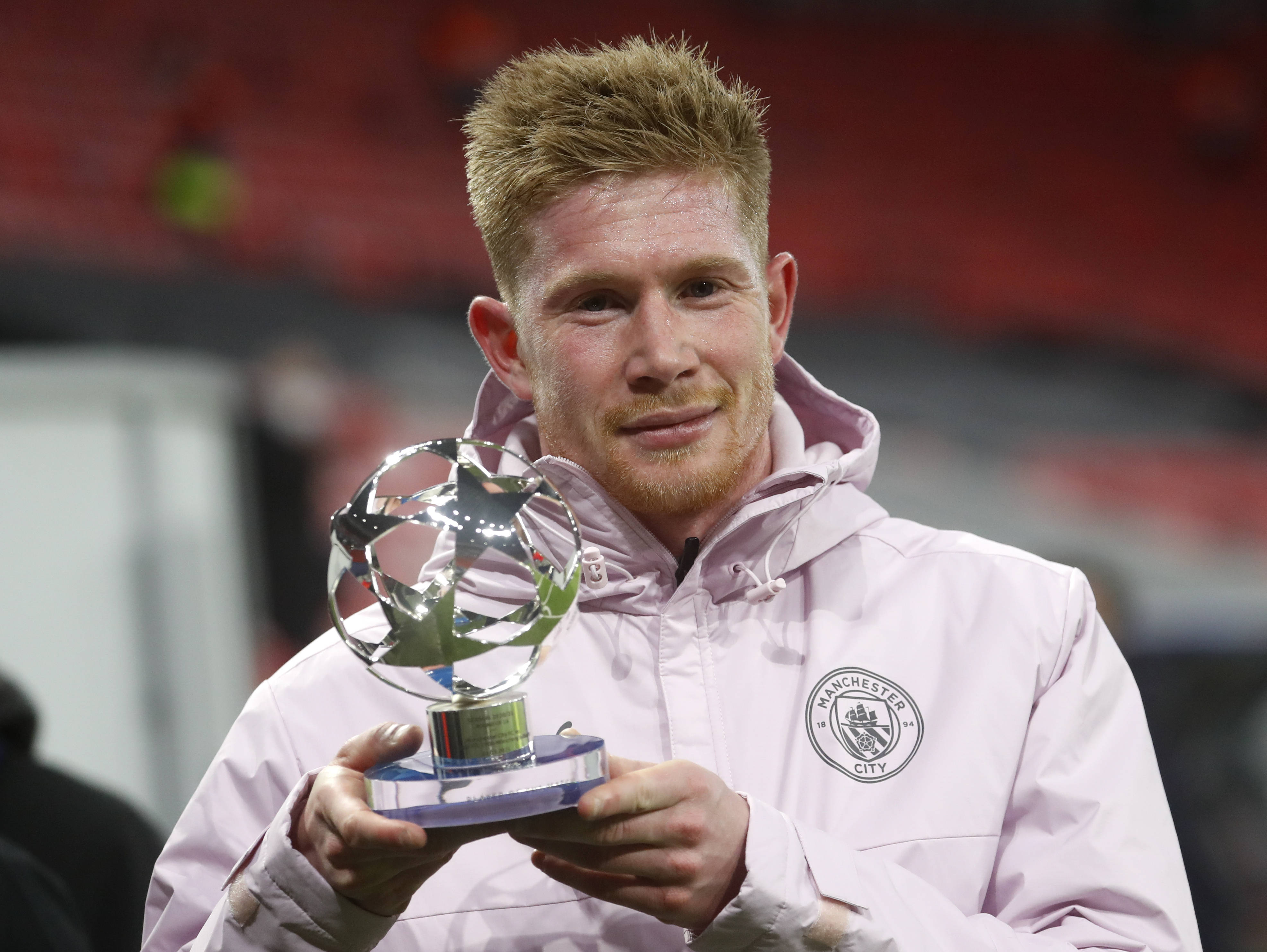 记者：埃贝尔明确表示，只有于帕离队拜仁才会签卢克巴