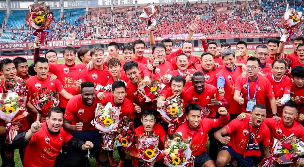 六冠王！洲际杯战报：巴黎点球大战2-1弗拉门戈夺冠，萨福诺夫扑4点（巴黎点球2-1弗拉门戈夺洲际杯，萨福诺夫四扑点成就六冠王）