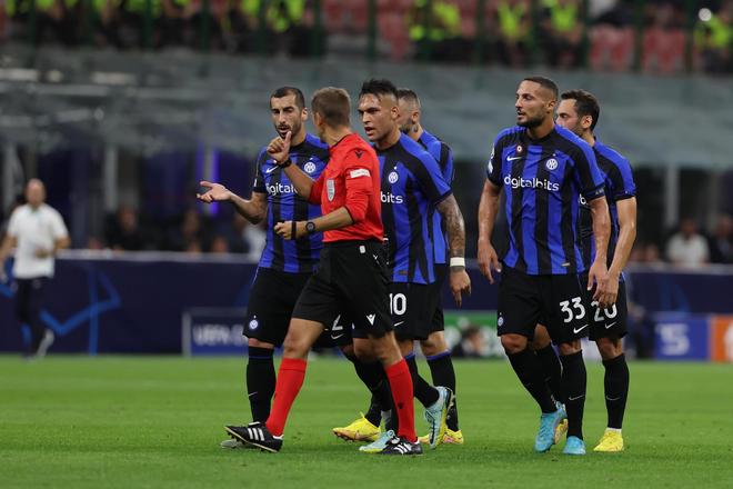 利物浦发布战热刺赛前海报：维尔茨、阿利松等球员出镜（利物浦公布战热刺赛前海报：阿利松、维尔茨等球员亮相）