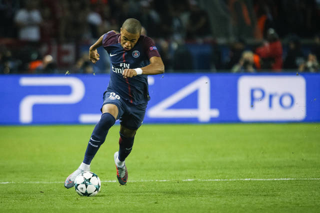 替补球员关键进球逆转比赛局势