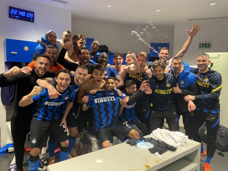 中足联官方：球员收取合同外超1万元的现金或物品，需事先申报